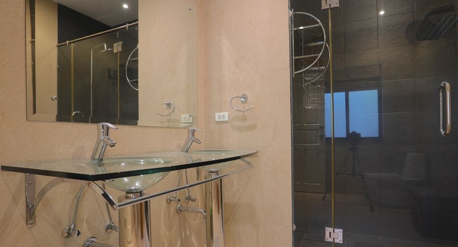 Casa en alquiler y en venta de 3 habitaciones en Bang Lamung, Chonburi