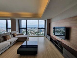 For rent 3 ベッドルーム condo in Sathon, Bangkok