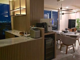 À louer et à vendre 3 chambres condo à Yan Nawa, Bangkok