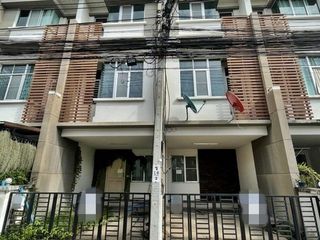 For sale 1 bed townhouse in Thung Khru, Bangkok