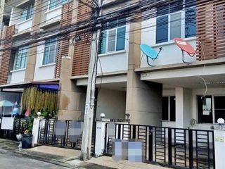 For sale 1 bed townhouse in Thung Khru, Bangkok
