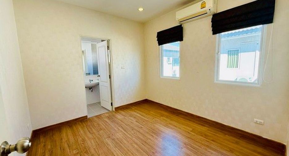 Haus zur Miete mit 4 Zimmer in Thung Khru, Bangkok