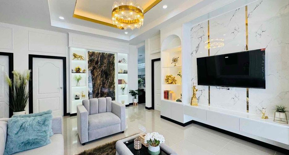 For rent 4 bedrooms villa in Bang Lamung, Chonburi