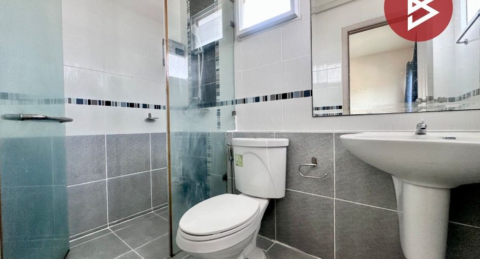 For sale 3 bedrooms townhouse in Bang Lamung, Chonburi