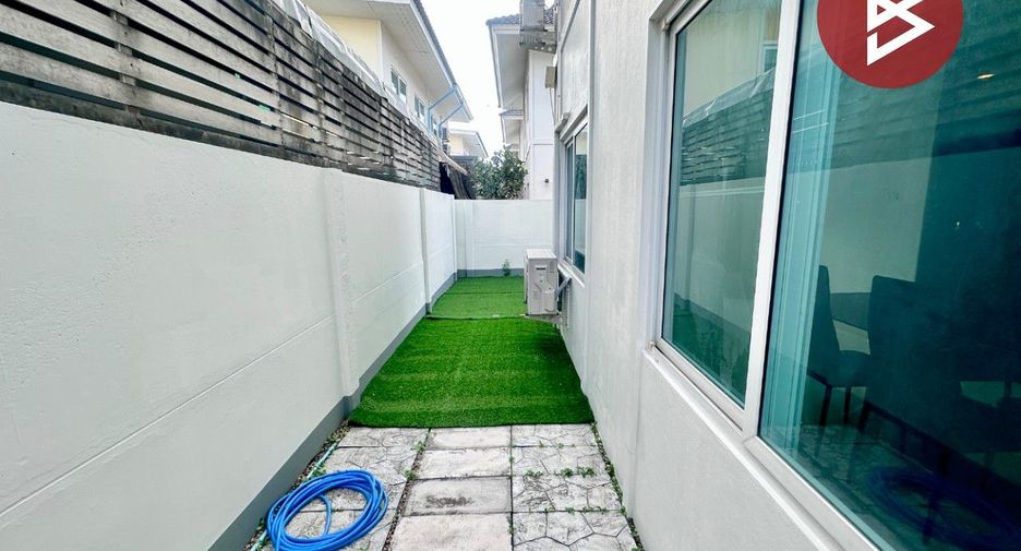For sale 3 bedrooms townhouse in Bang Lamung, Chonburi