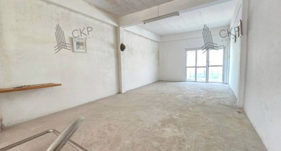For sale 2 bedrooms retail Space in Prawet, Bangkok