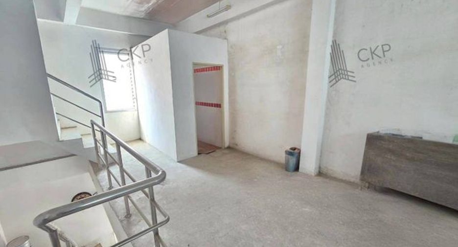 For sale 2 bedrooms retail Space in Prawet, Bangkok