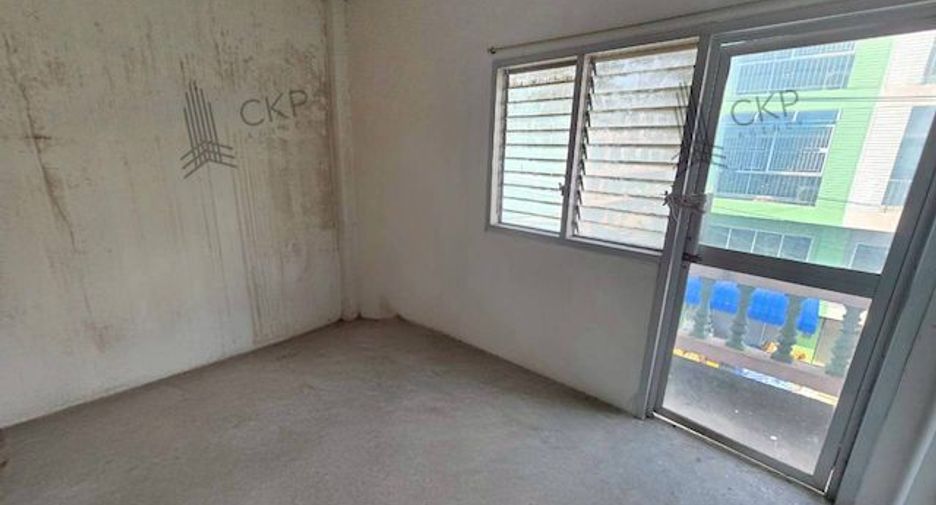 For sale 2 bedrooms retail Space in Prawet, Bangkok