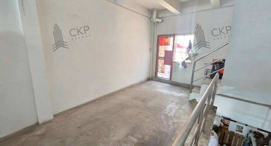 Local comercial en venta de 3 habitaciones en Prawet, Bangkok