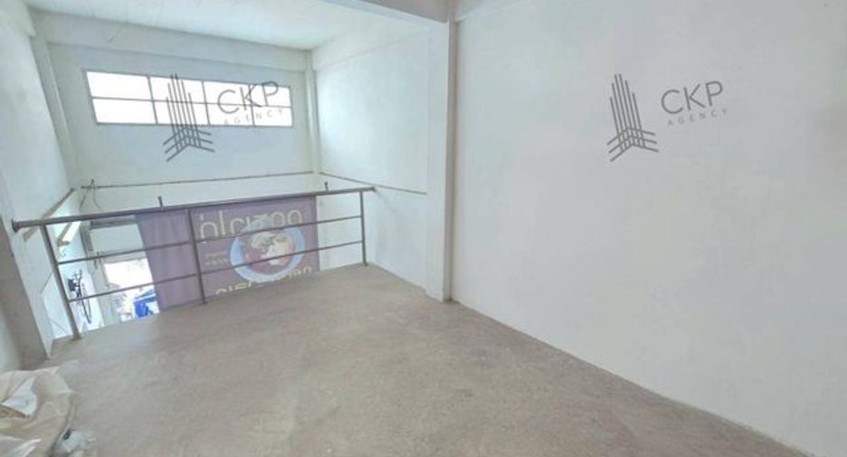 Local comercial en venta de 3 habitaciones en Prawet, Bangkok