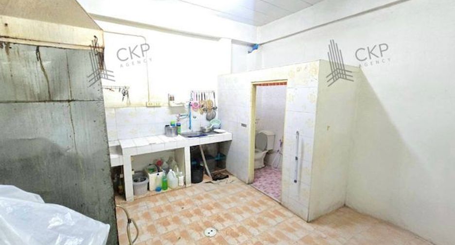 Local comercial en venta de 3 habitaciones en Prawet, Bangkok