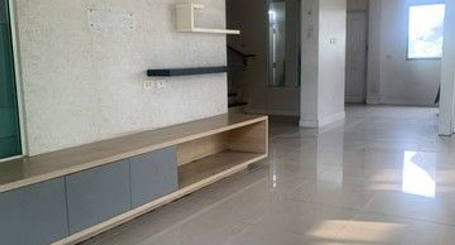 Haus zum Kauf mit 1 Zimmer in Phrom Khiri, Nakhon Si Thammarat