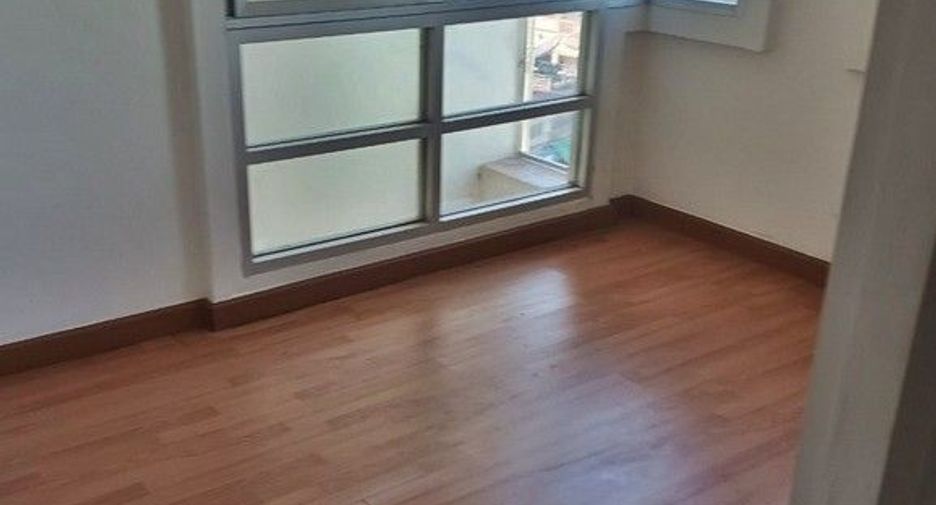For sale 2 bedrooms condo in Wang Thonglang, Bangkok