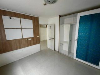 For sale 1 bed condo in Saphan Sung, Bangkok