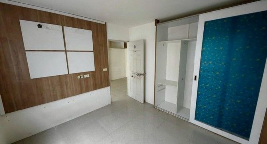 For sale 1 bed condo in Saphan Sung, Bangkok