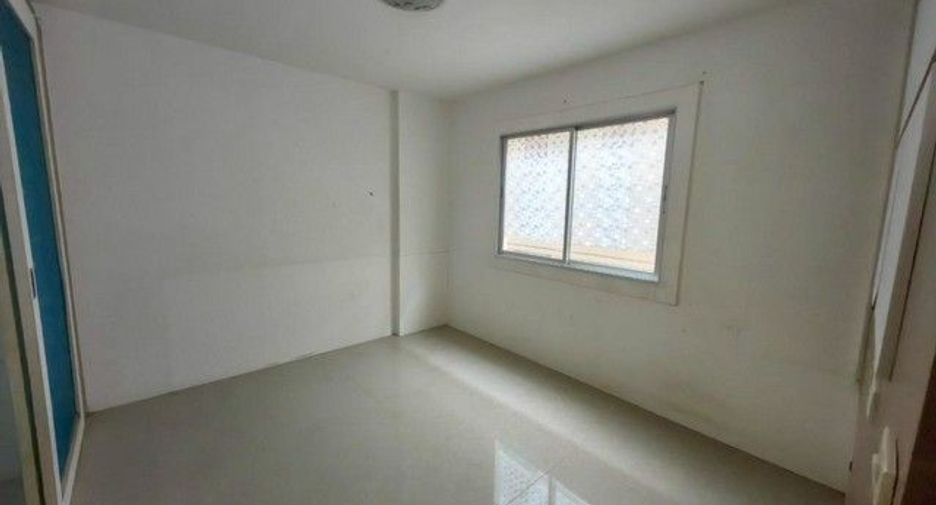 For sale 1 bed condo in Saphan Sung, Bangkok