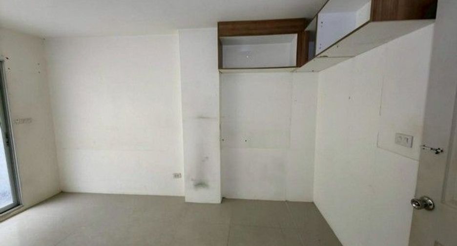 For sale 1 bed condo in Saphan Sung, Bangkok