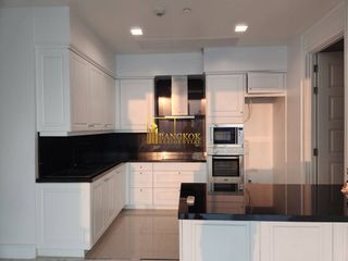 For sale 3 bedrooms condo in Watthana, Bangkok