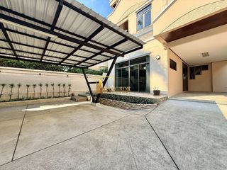 For rent 5 bedrooms house in Khlong Toei, Bangkok