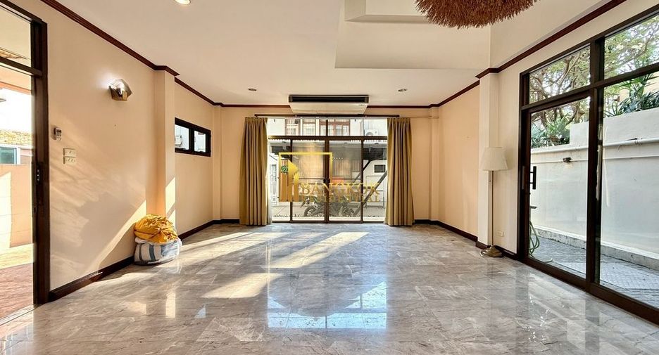 For rent 5 bedrooms house in Khlong Toei, Bangkok