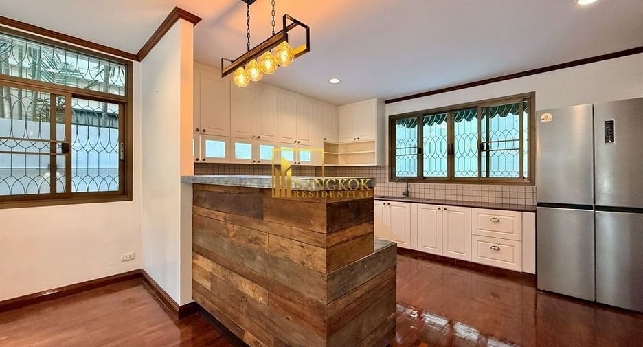 For rent 5 bedrooms house in Khlong Toei, Bangkok
