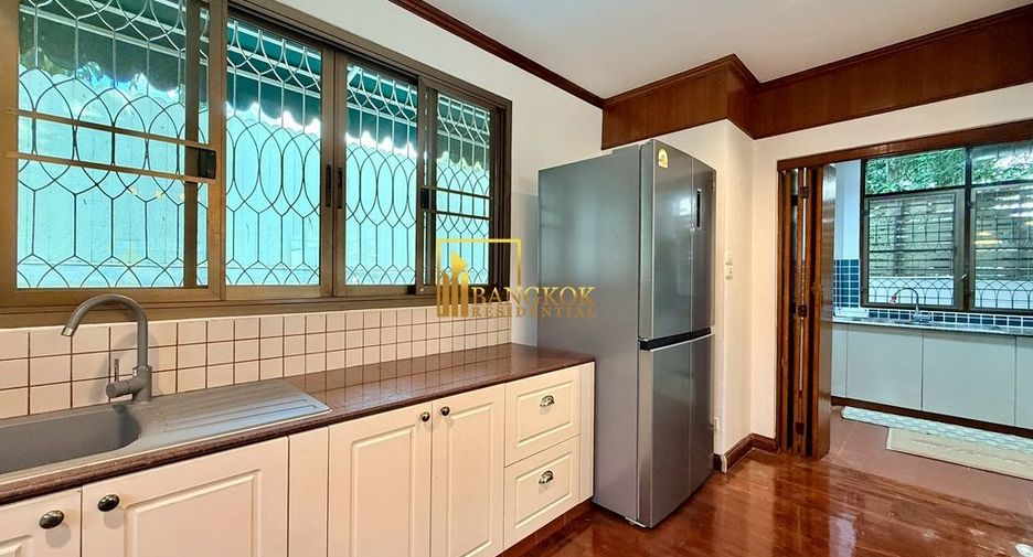 For rent 5 bedrooms house in Khlong Toei, Bangkok