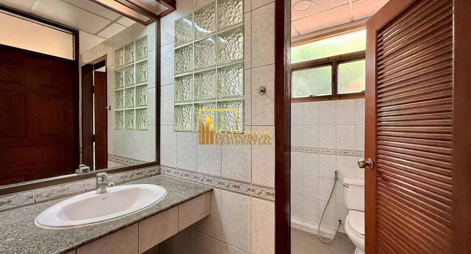 For rent 5 bedrooms house in Khlong Toei, Bangkok