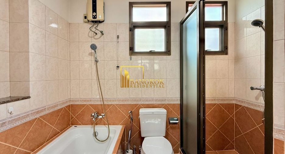 For rent 5 bedrooms house in Khlong Toei, Bangkok