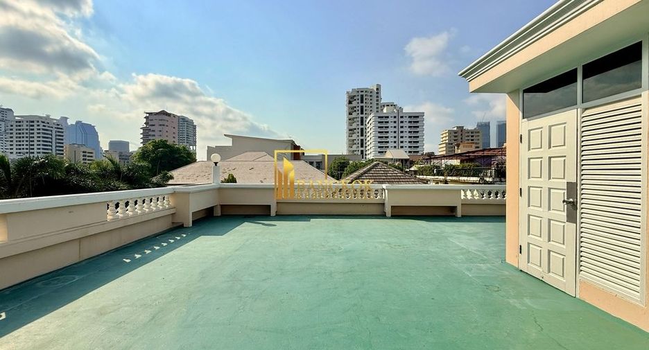 For rent 5 bedrooms house in Khlong Toei, Bangkok
