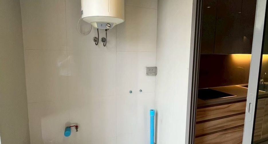 For rent 2 bedrooms condo in Yan Nawa, Bangkok