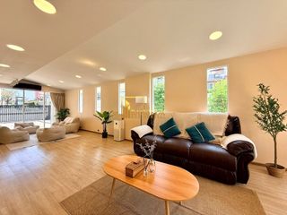 Haus zur Miete mit 4 Zimmer in Watthana, Bangkok