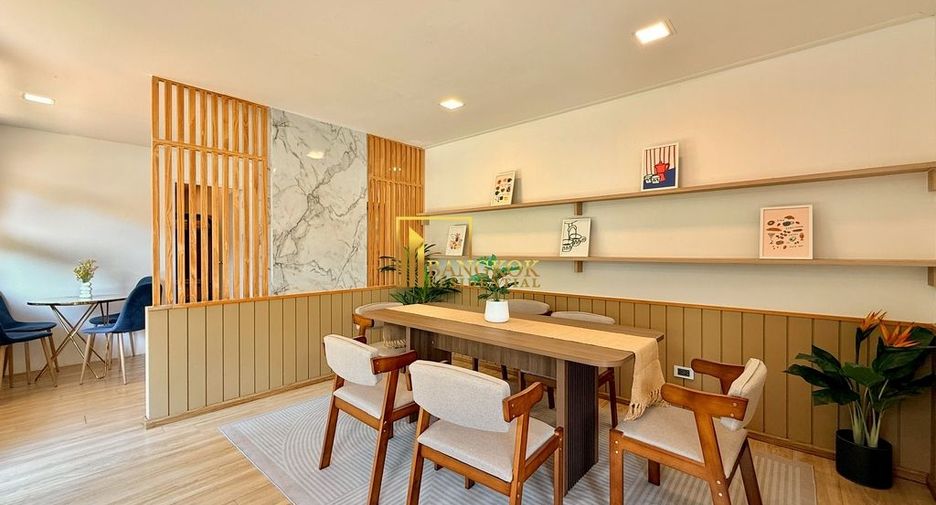 Haus zur Miete mit 4 Zimmer in Watthana, Bangkok