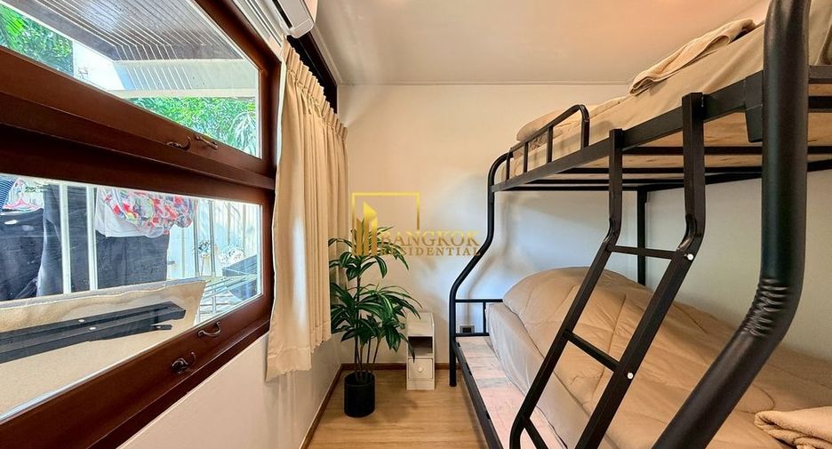 Haus zur Miete mit 4 Zimmer in Watthana, Bangkok