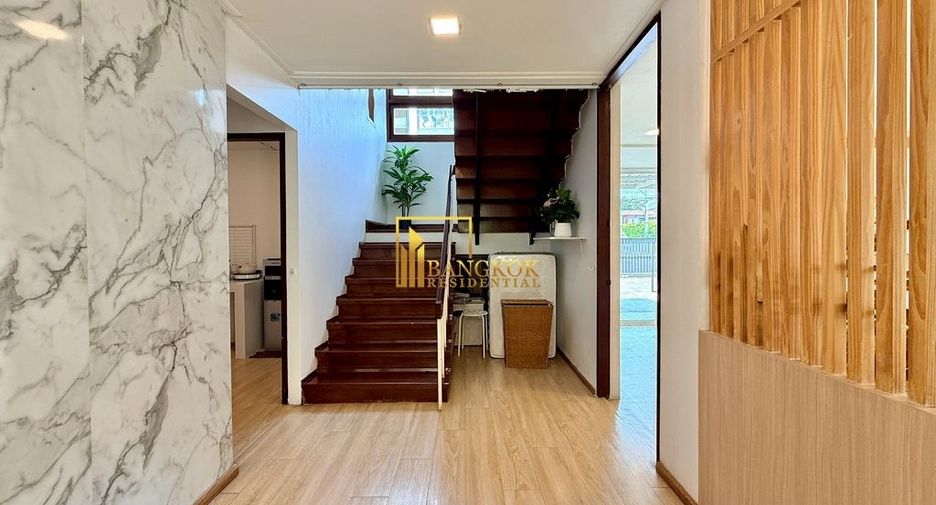 Haus zur Miete mit 4 Zimmer in Watthana, Bangkok