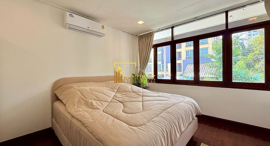 Haus zur Miete mit 4 Zimmer in Watthana, Bangkok