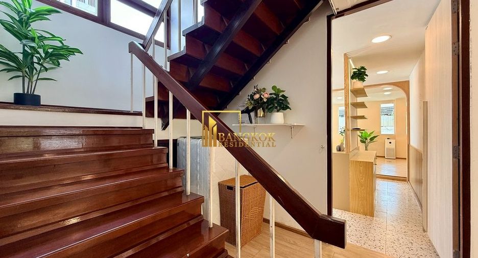 Haus zur Miete mit 4 Zimmer in Watthana, Bangkok