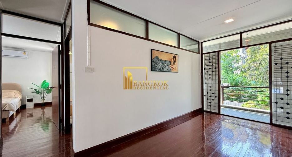 Haus zur Miete mit 4 Zimmer in Watthana, Bangkok