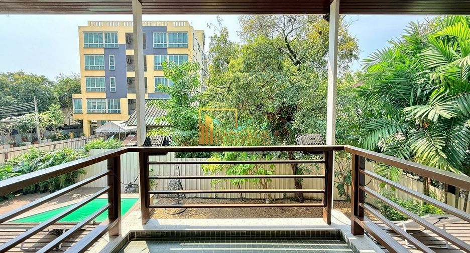 Haus zur Miete mit 4 Zimmer in Watthana, Bangkok
