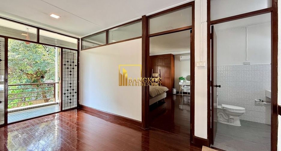 Haus zur Miete mit 4 Zimmer in Watthana, Bangkok