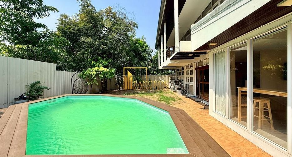 Haus zur Miete mit 4 Zimmer in Watthana, Bangkok