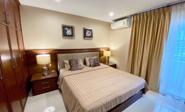 Condo en alquiler y en venta de 3 habitaciones en Khlong Toei, Bangkok