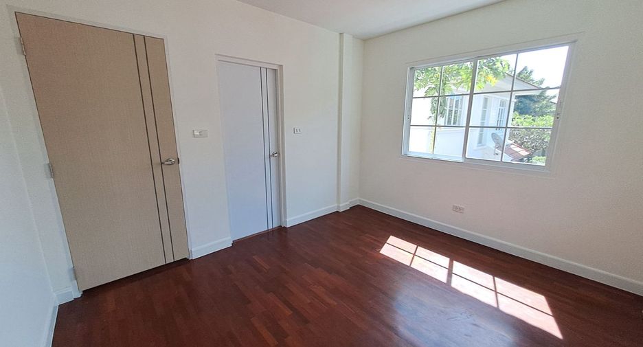 For sale 3 ベッドルーム house in Bang Khen, Bangkok