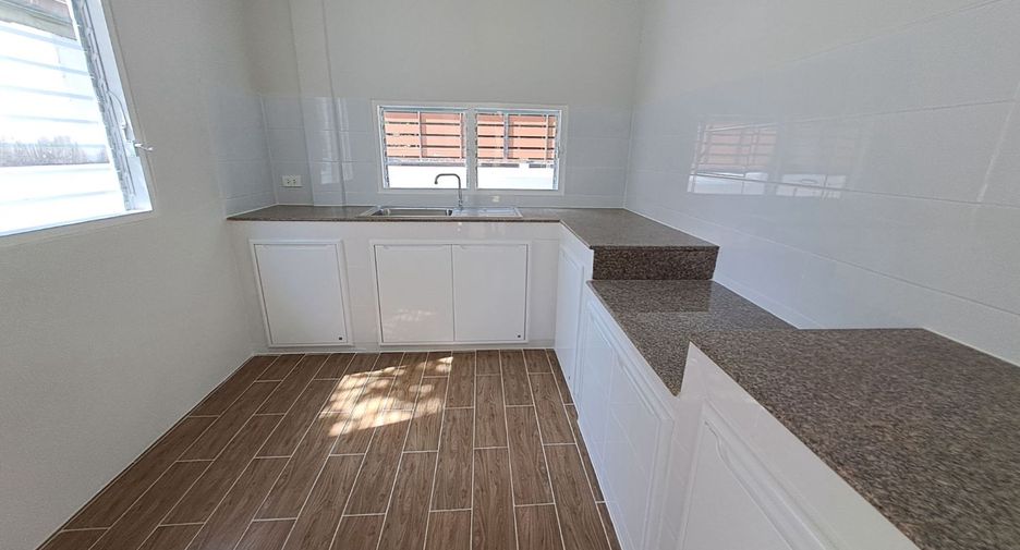 For sale 3 ベッドルーム house in Bang Khen, Bangkok
