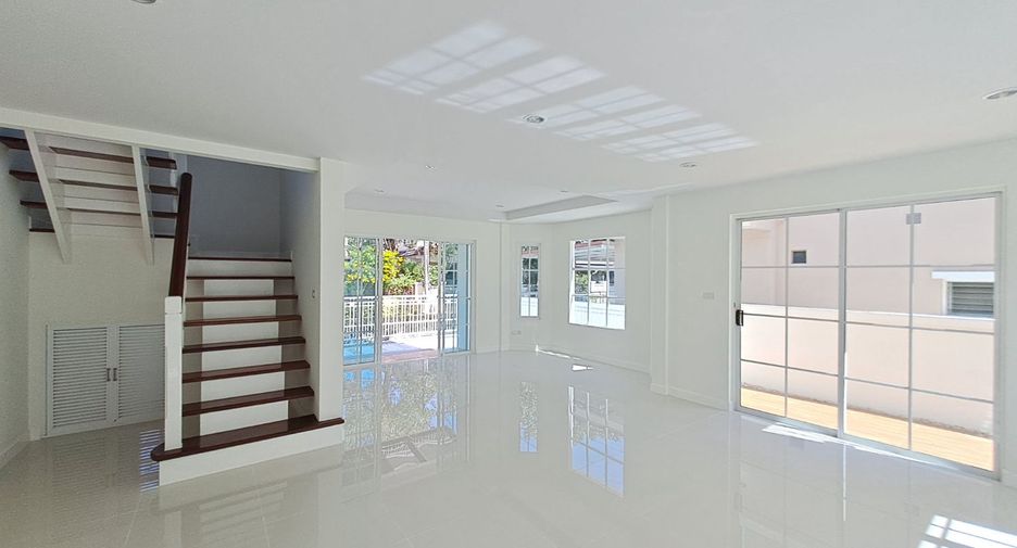 For sale 3 ベッドルーム house in Bang Khen, Bangkok