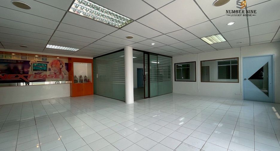 For rent 5 ベッドルーム office in Sathon, Bangkok