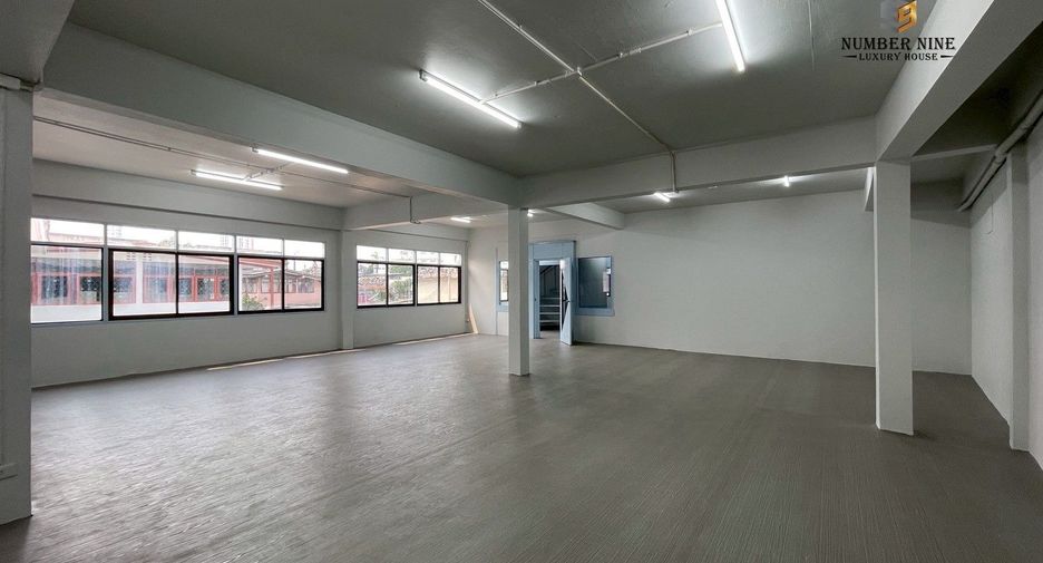For rent 5 ベッドルーム office in Sathon, Bangkok