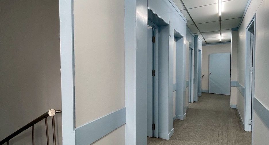 For rent 5 ベッドルーム office in Sathon, Bangkok