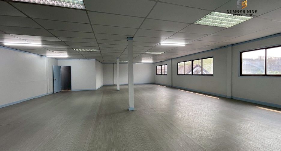 For rent 5 ベッドルーム office in Sathon, Bangkok