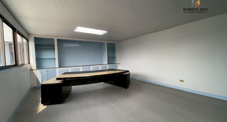 For rent 5 ベッドルーム office in Sathon, Bangkok