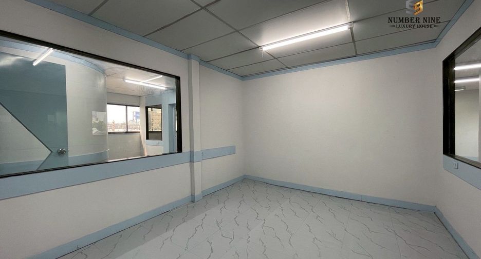 For rent 5 ベッドルーム office in Sathon, Bangkok